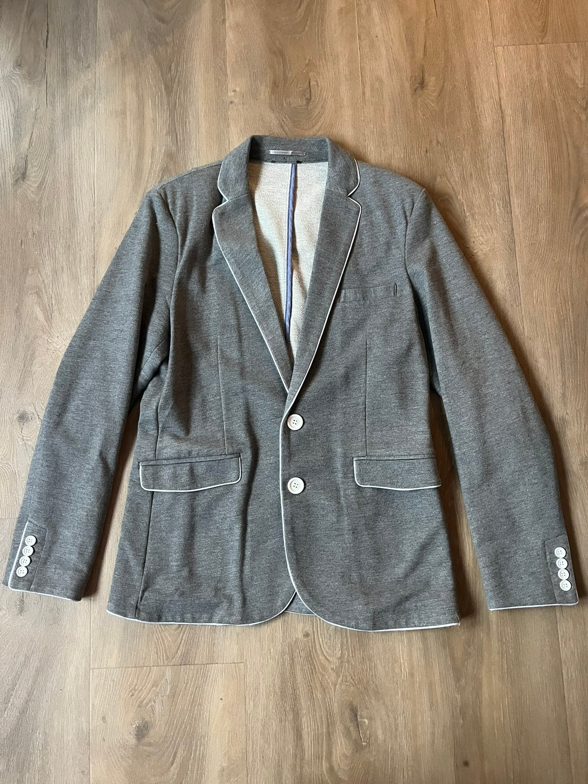 Grijze blazer met witte bies, Ophalen of Verzenden, Zo goed als nieuw, Maat 48/50 (M), Grijs