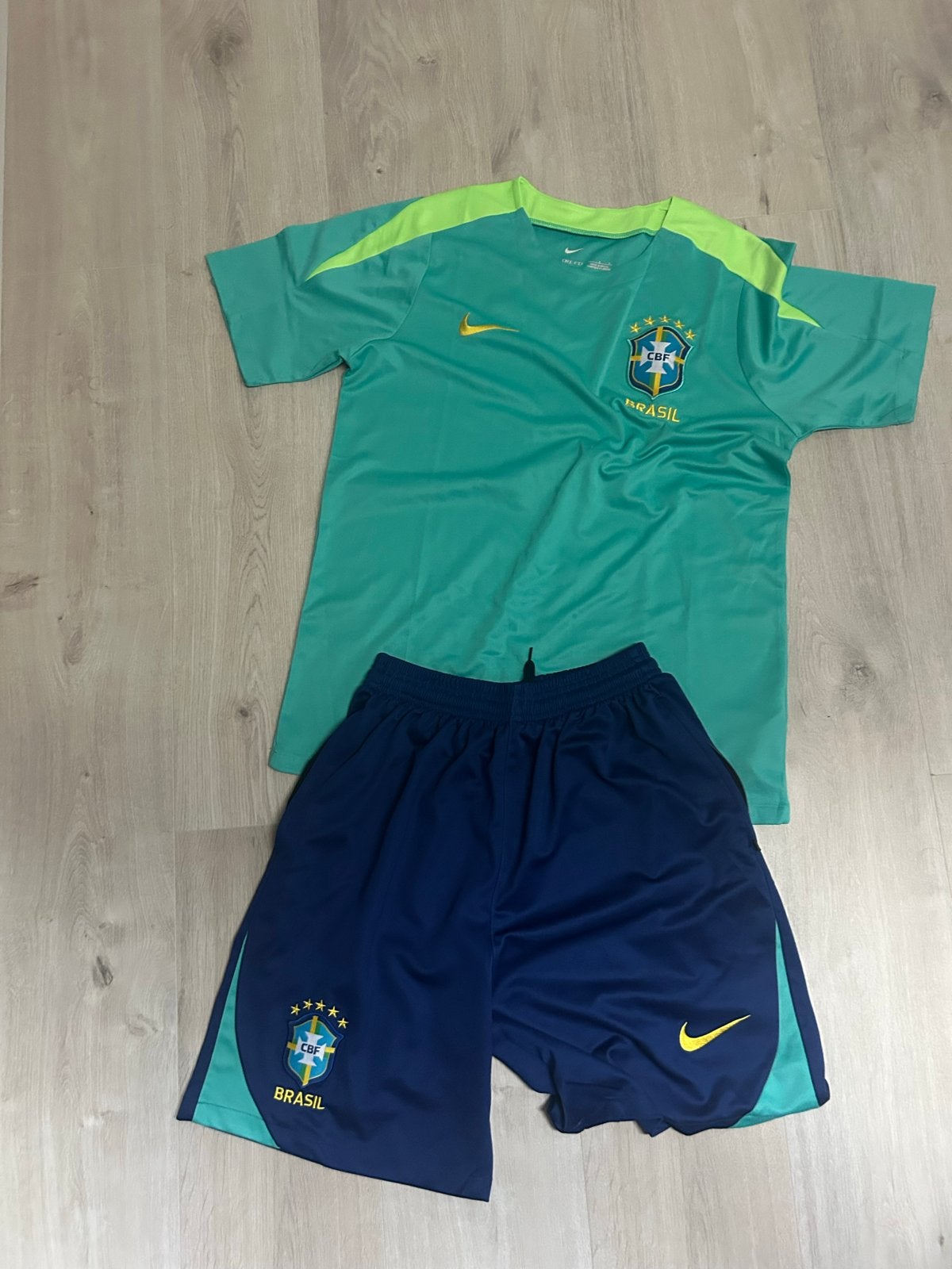 Nike Brazilië Voetbaltenue - Shirt & Broekje, Meerkleurig, Nieuw, Ophalen of Verzenden, Maat 42/44 (L)