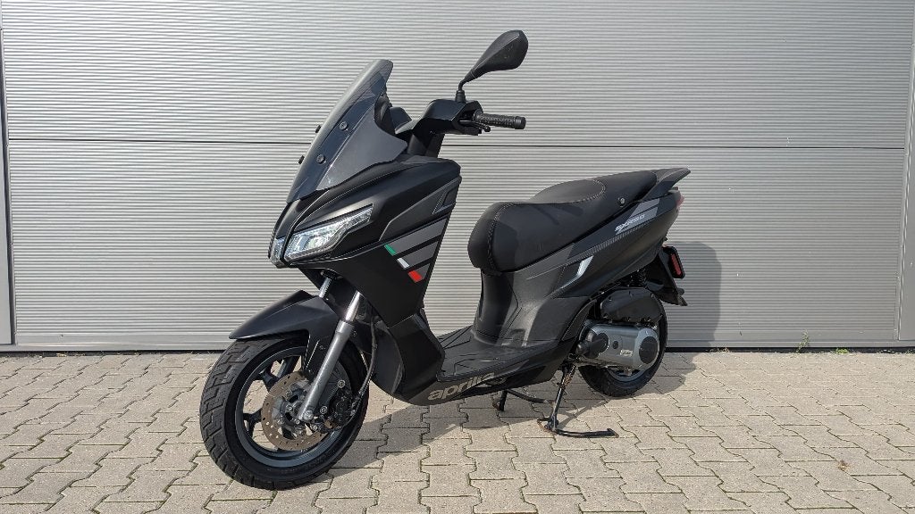 Aprilia SXR50 | 45KM | Weinig KM | Incl. Garantie., Maximaal 45 km/u, SR 50, Zo goed als nieuw, Benzine