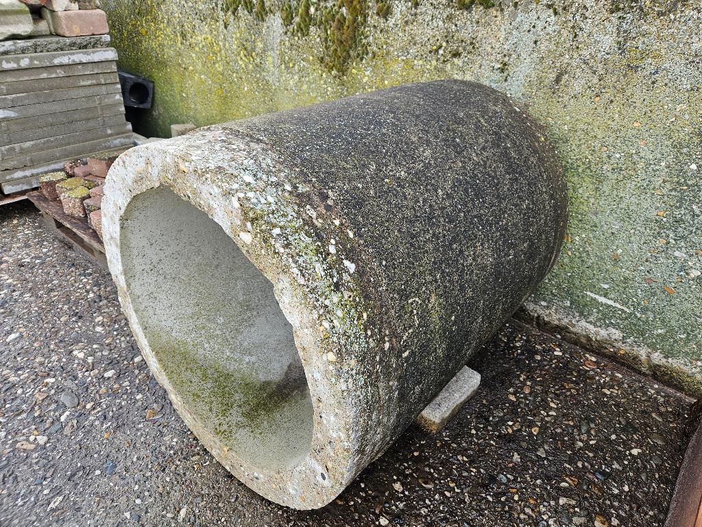 Betonnen ring, Ophalen, Zo goed als nieuw