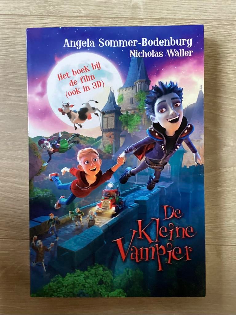 De kleine Vampier Angela Sommer-Bodemburg, Boeken, Ophalen of Verzenden, Zo goed als nieuw