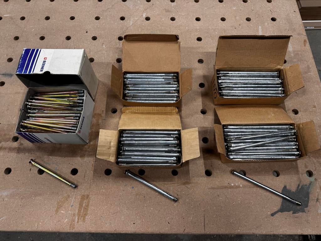 Kozijnpluggen metaal, diverse lengtes, Ophalen of Verzenden, Nieuw, 100 tot 250 mm, Pluggen
