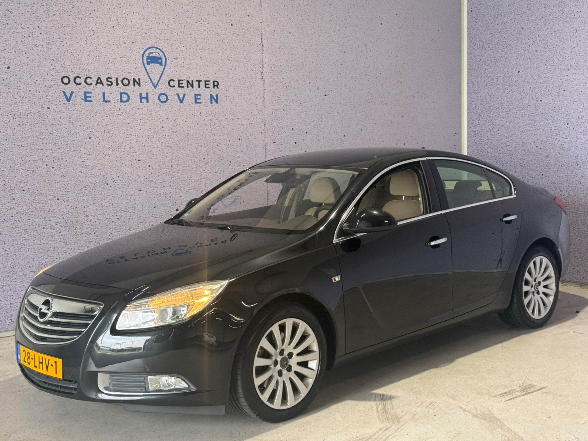 Opel Insignia 2.0 T Cosmo // AUTOMAAT // LEDER // STOELVERWA, Auto's, Opel, Gebruikt, Beige, 4 cilinders, Zwart