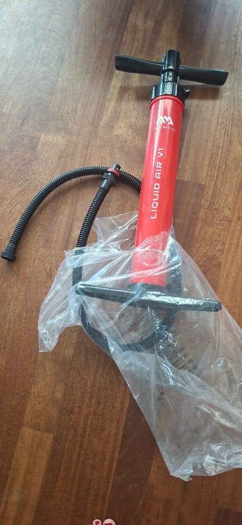 Aqua marina liquid air V1 pomp voor supboard, Ophalen, Zo goed als nieuw, SUP-accessoire
