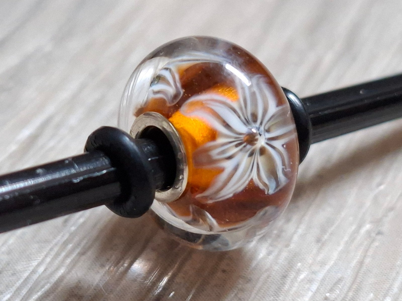 Trollbeads - Zwierlijke Bloemen - retired ( uit de collectie, Nieuw, Trollbeads, 1 bedel, Glas of Kristal