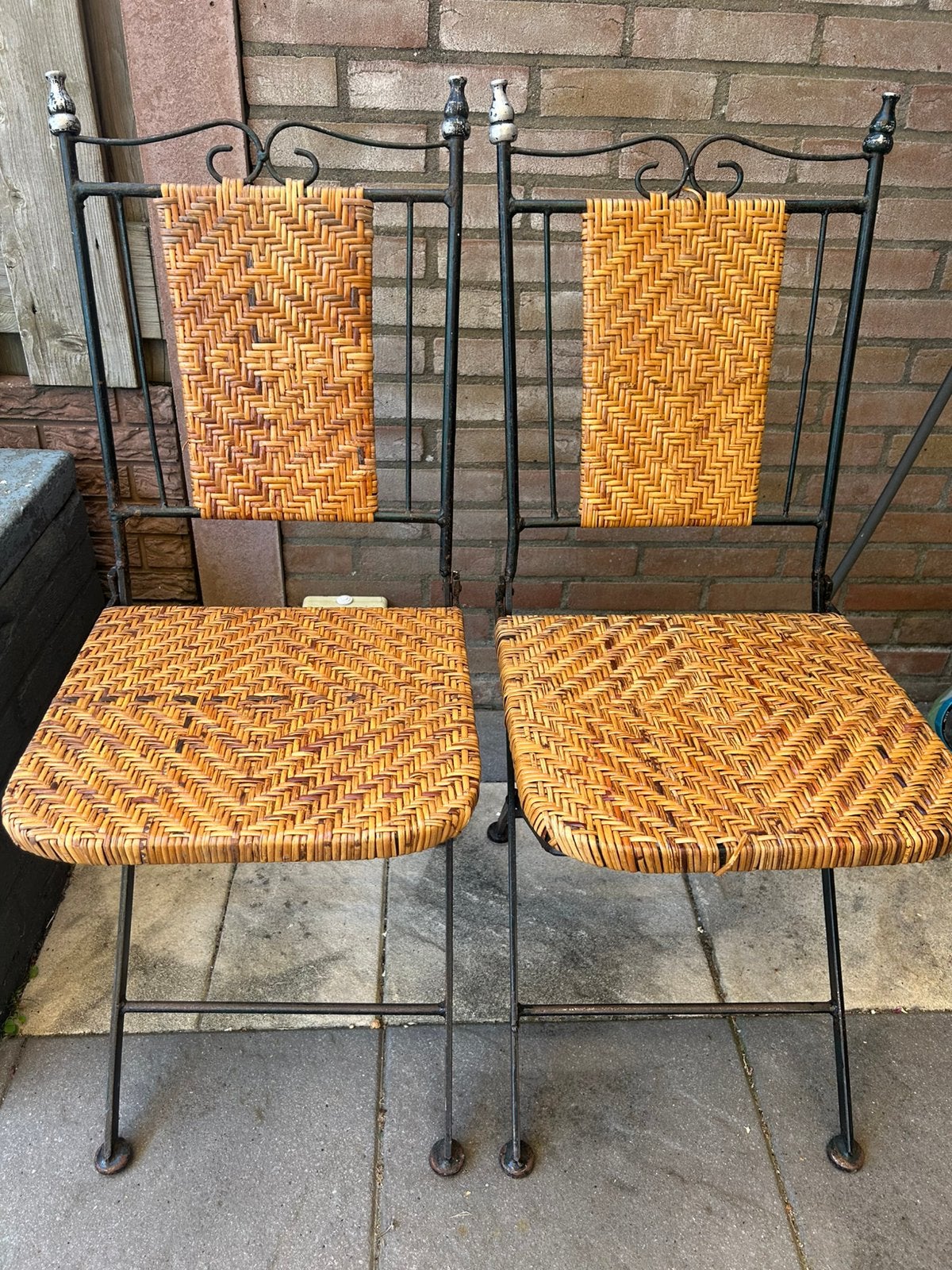Zware ijzeren Franse klapstoelen, Ophalen