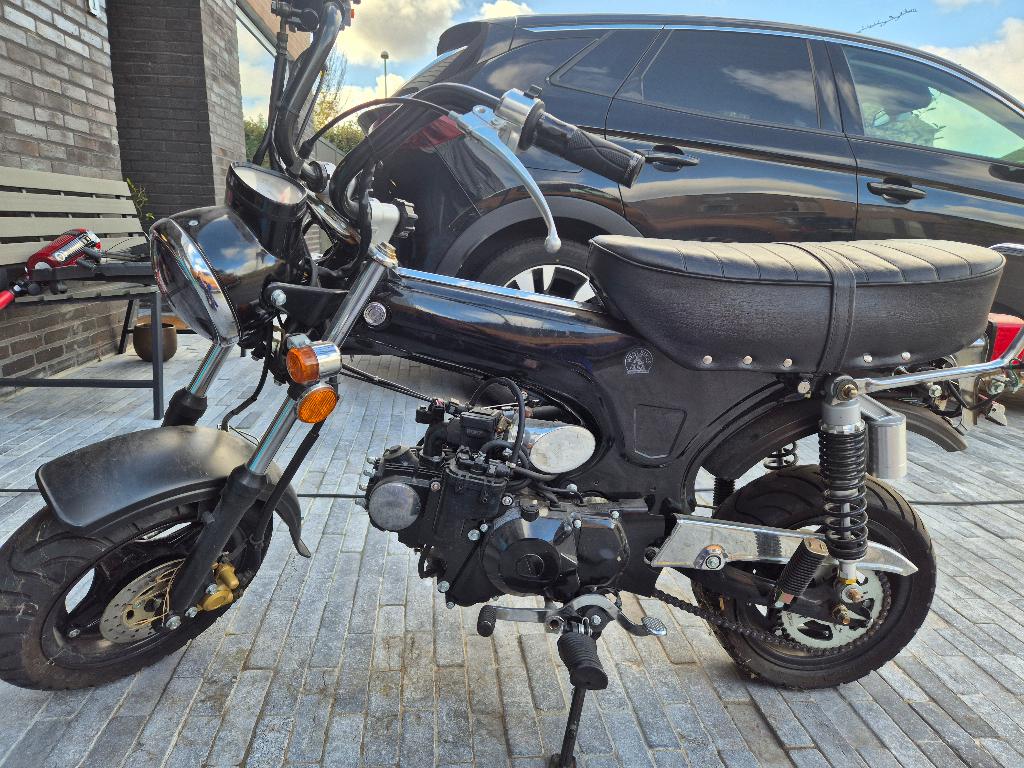 Zhenhua dax full black 50 cc, Fietsen en Brommers, Brommers | Overige merken, Zo goed als nieuw, Maximaal 45 km/u, Ophalen