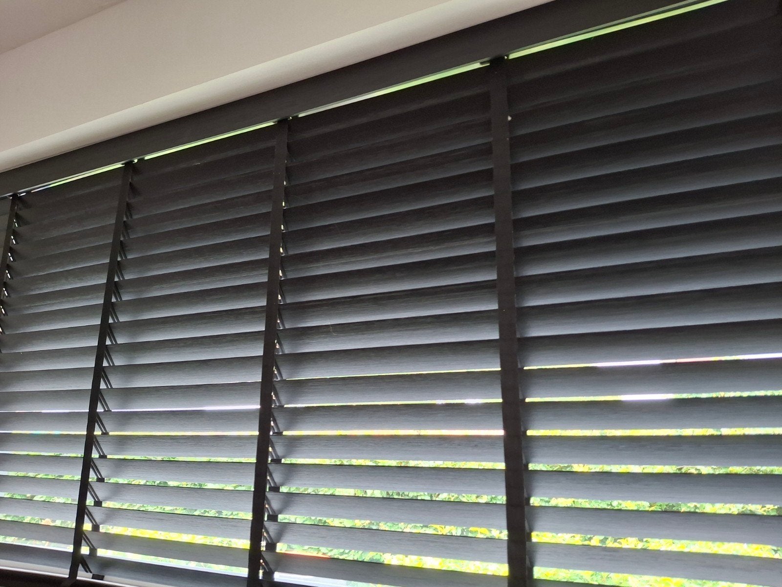 Zwarte houten jaloezie / shutter 240x150 cm, Ophalen, Jaloezie, Gebruikt, Ladderband