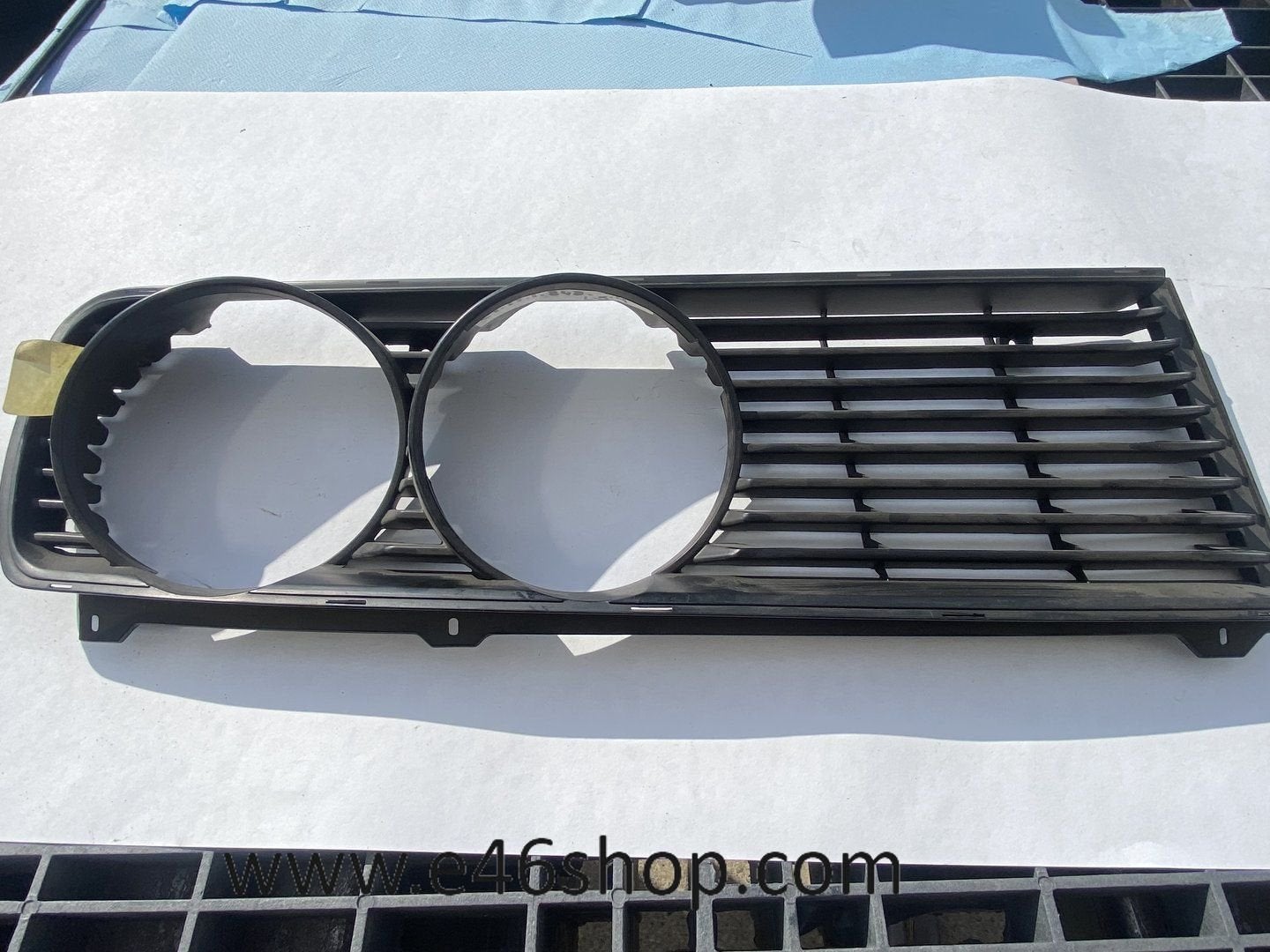 BMW E12 GRILL LINKS OEM 51131848113 NIEUW ORG BMW, -, -, Nieuw, Ophalen of Verzenden