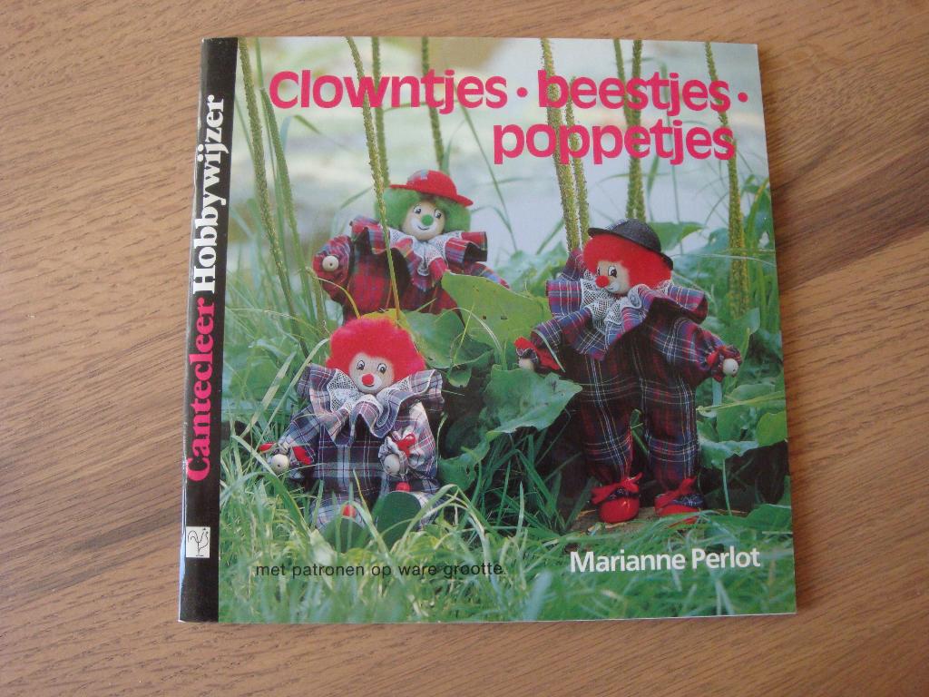 Clowntjes beestjes poppetjes zelf maken Marianne Perlot, Boeken, Ophalen of Verzenden, Zo goed als nieuw, Poppen maken, Marianne Perlot