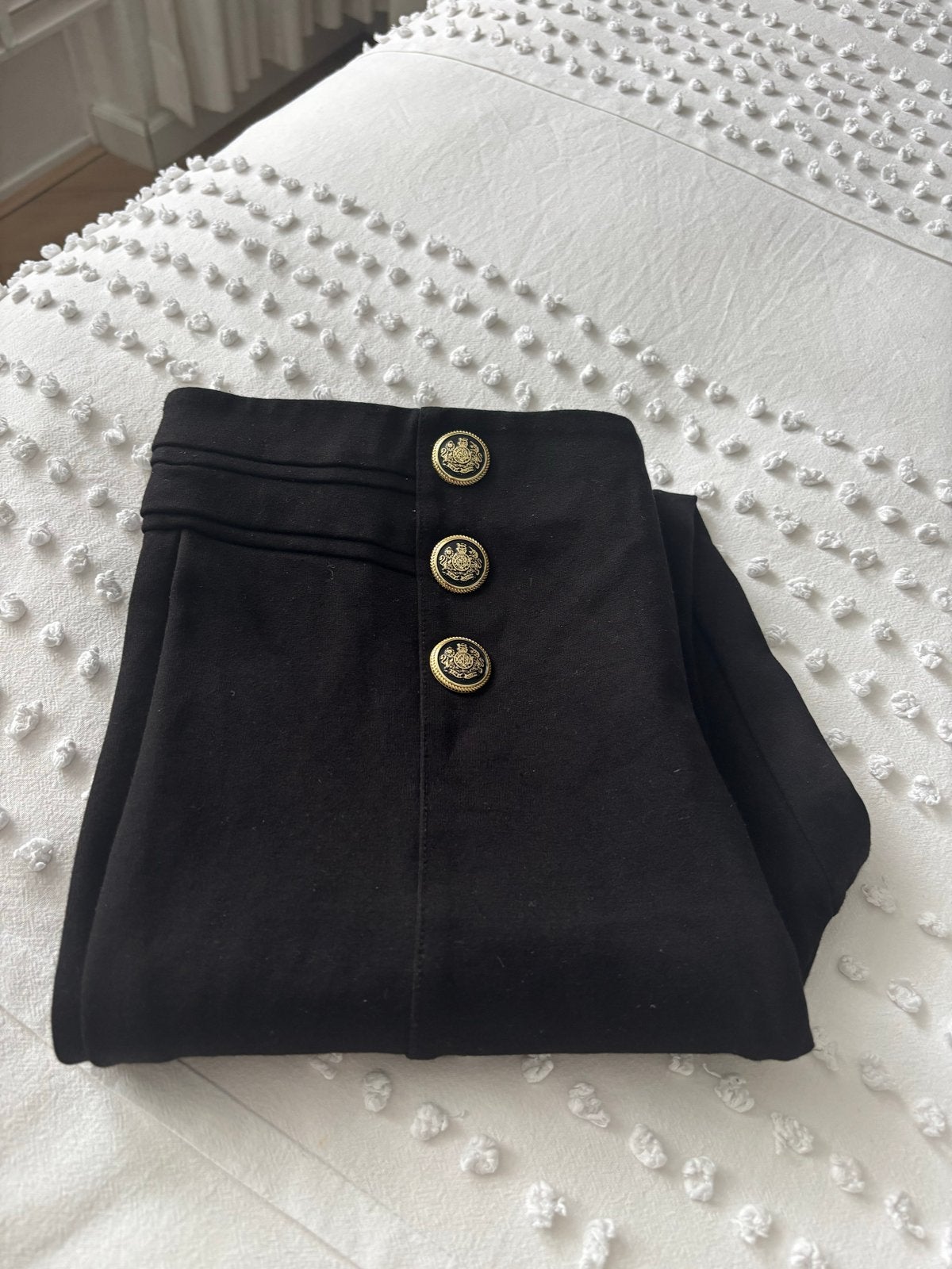 Zwarte Zara broek met gouden knopen, Zwart, Maat 42/44 (L), Ophalen of Verzenden, Zo goed als nieuw