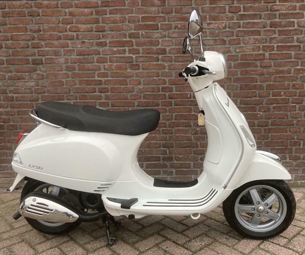 Piaggio Vespa Lx 50 Fl 2T Brom Scooter C38 Collector Item, Fietsen en Brommers, Scooters | Vespa, Ophalen of Verzenden, Nieuw