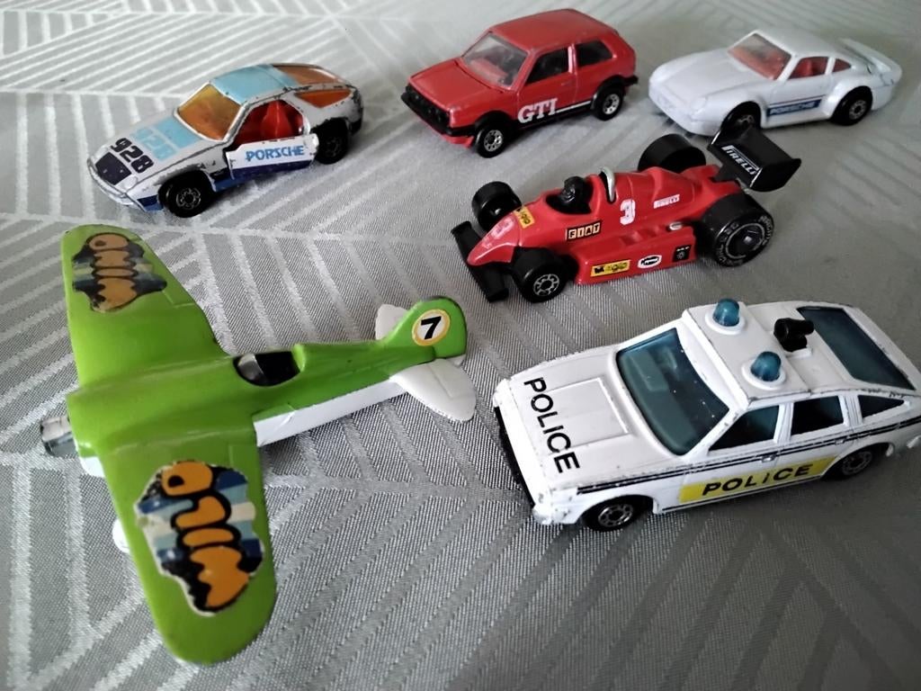 Retro div.o.a. Matchbox autootjes met vliegtuig, Ophalen, Gebruikt