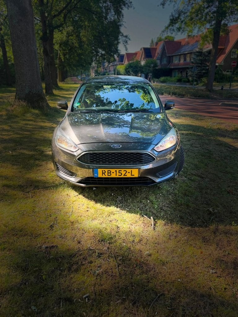 Ford Focus 1.0 Ecoboost 74KW Wagon 2017 Grijs, Auto's, Ford, Bedrijf, Focus, ABS, Airbags, Airconditioning, Bluetooth, Climate control