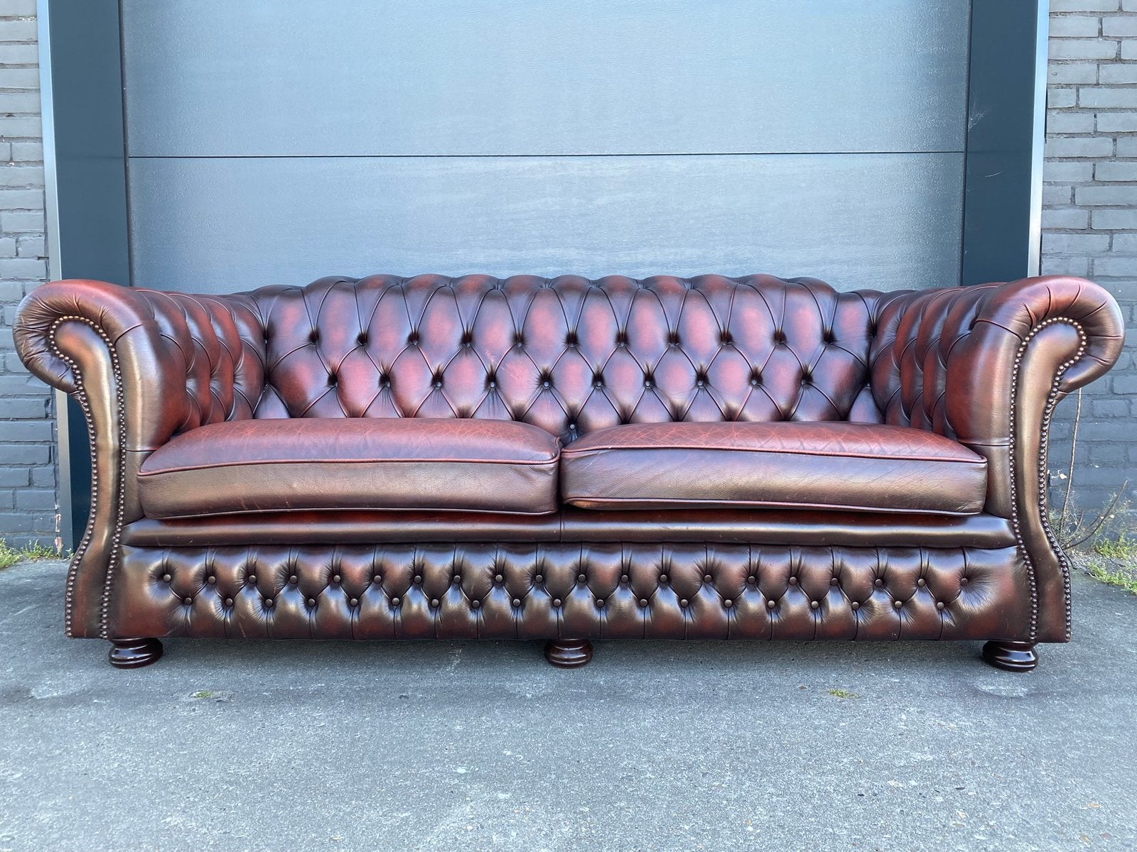 Springvale Chesterfield bank roodruin, Ophalen, 125 cm of meer, Leer, Zo goed als nieuw