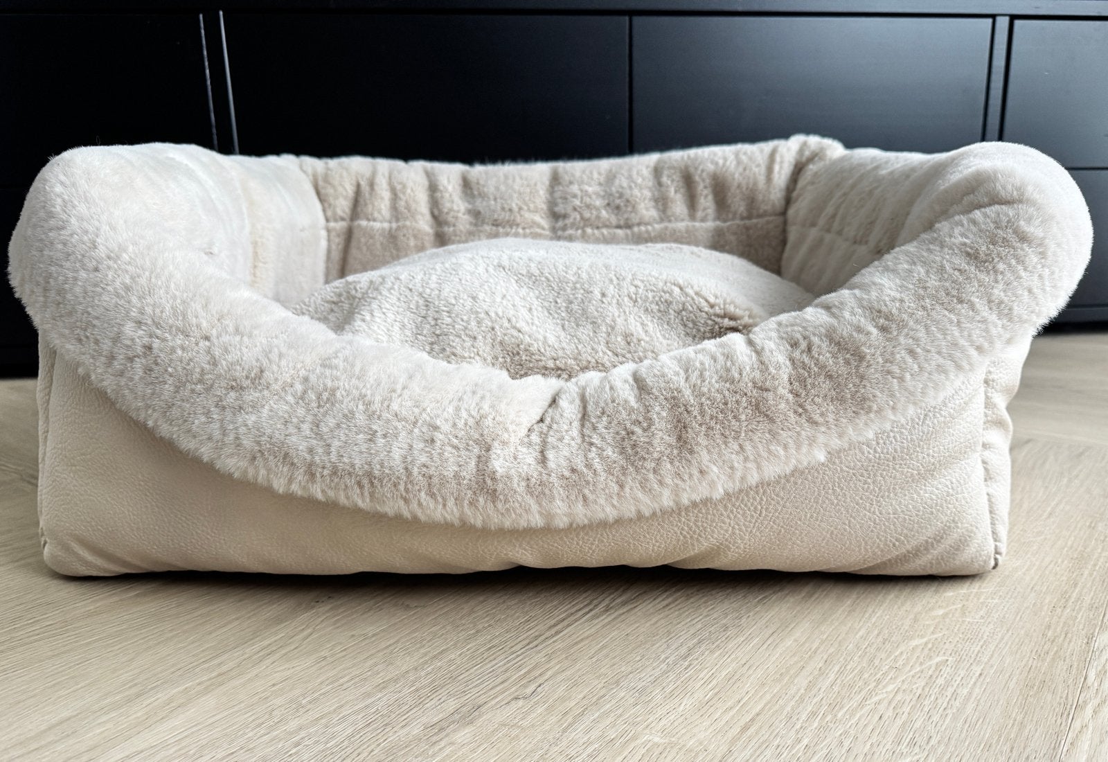 Eh Gia neckbed, mandje voor hond of kat, Dieren en Toebehoren, Ophalen, Zo goed als nieuw