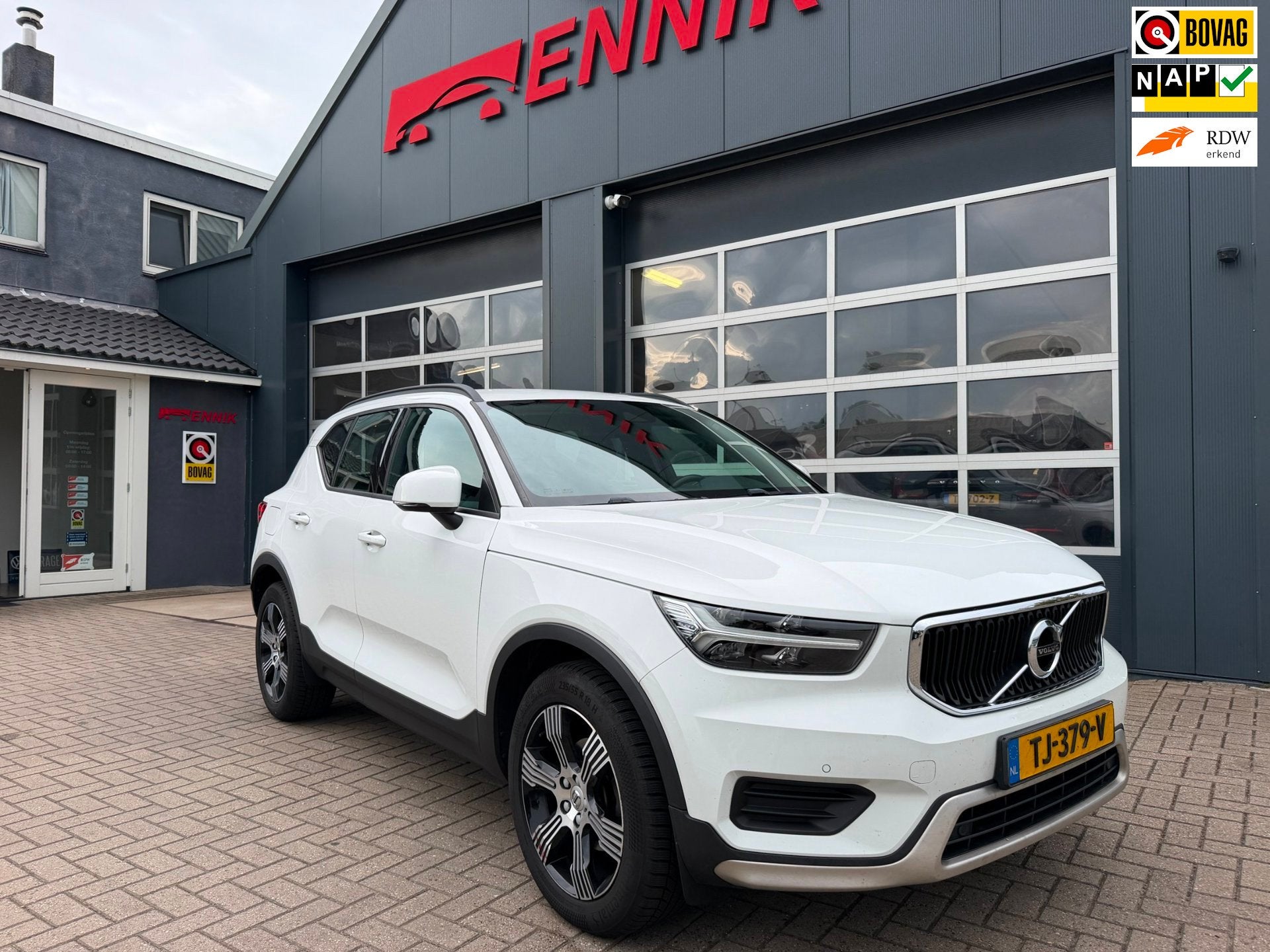 Volvo XC40 1.5 T3 / Full Led / Sport / Trekhaak / Navi ., Voorwielaandrijving, Stof, Gebruikt, Euro 6