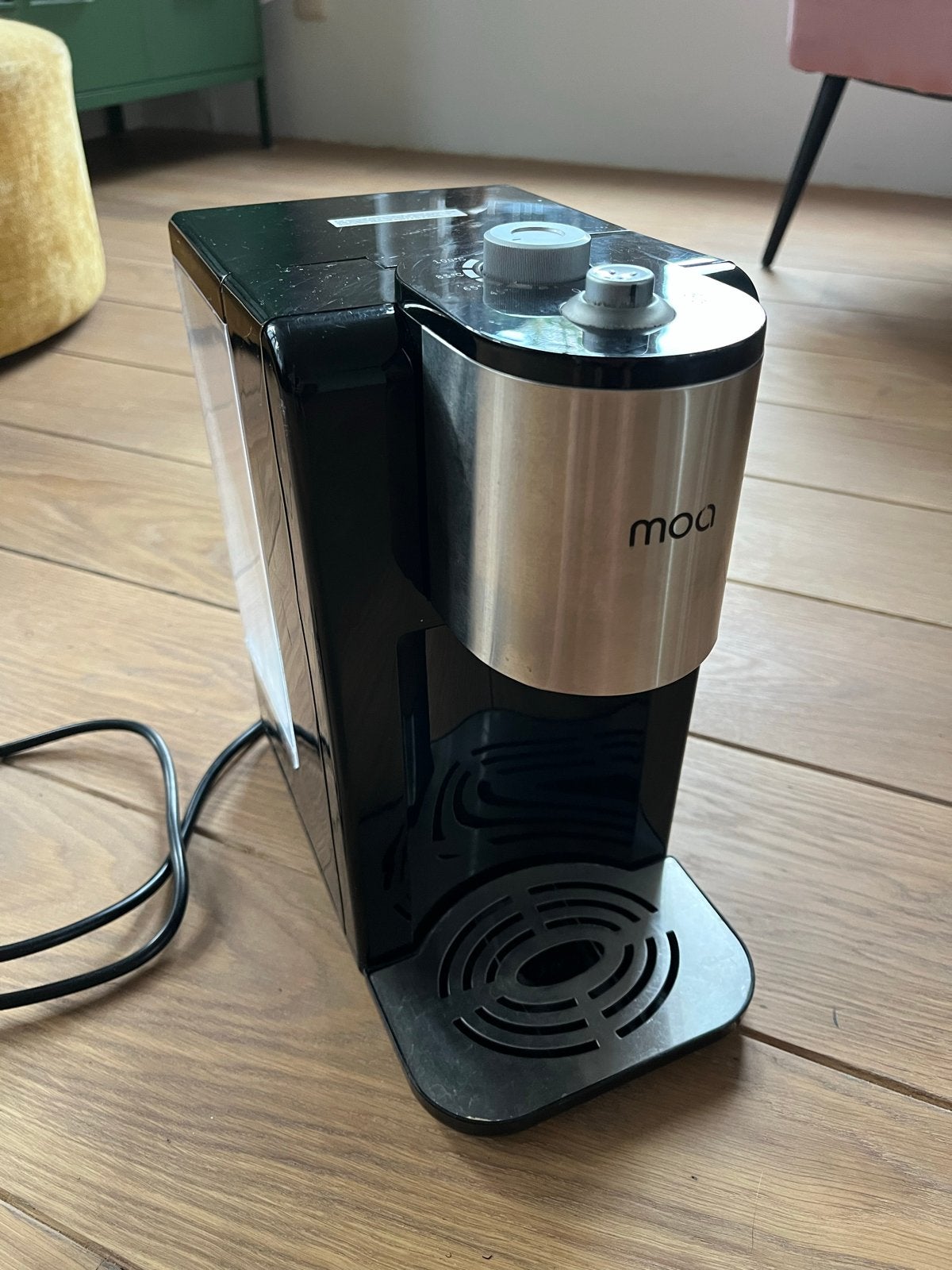 MOA heetwater tap - netjes en schoon, Overige typen, Koffiemachine, Ophalen of Verzenden, Zo goed als nieuw