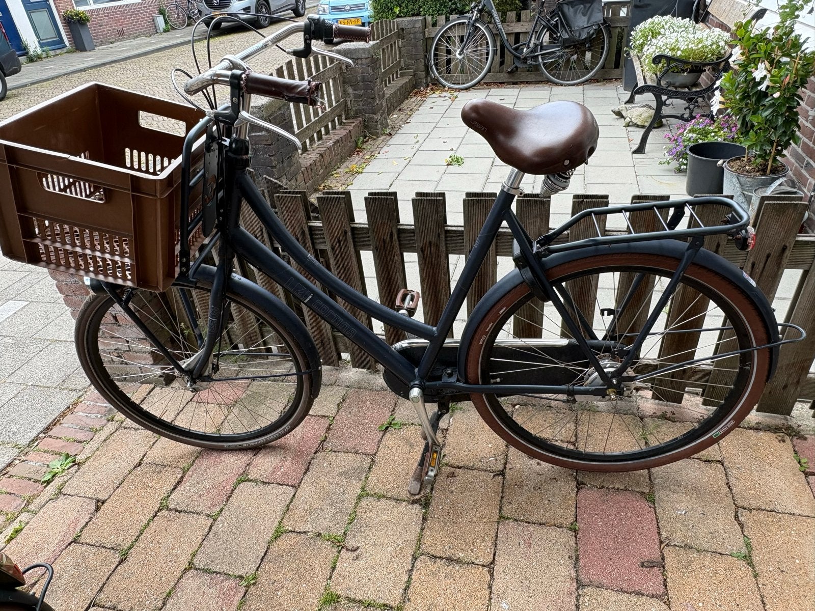 Cortina U4 Transportfiets - Damesfiets met krat, 61cm frame, Fietsen en Brommers, Fietsen | Dames | Damesfietsen, Gebruikt, Velgrem
