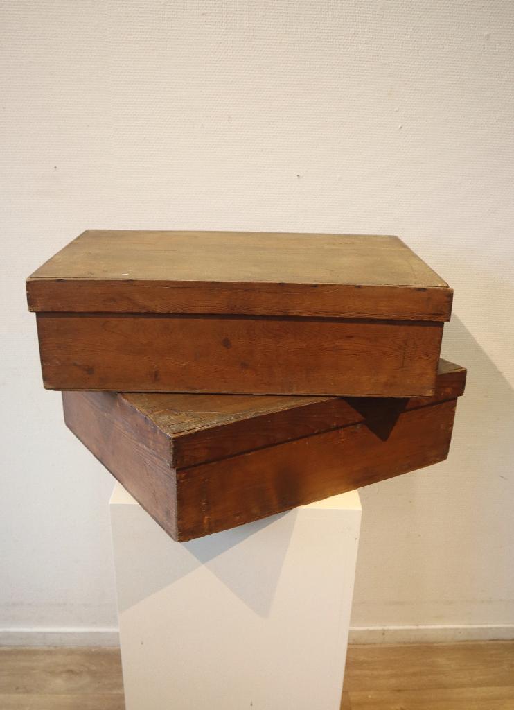 Twee antieke houten opbergdozen, winkeldozen, Ophalen of Verzenden