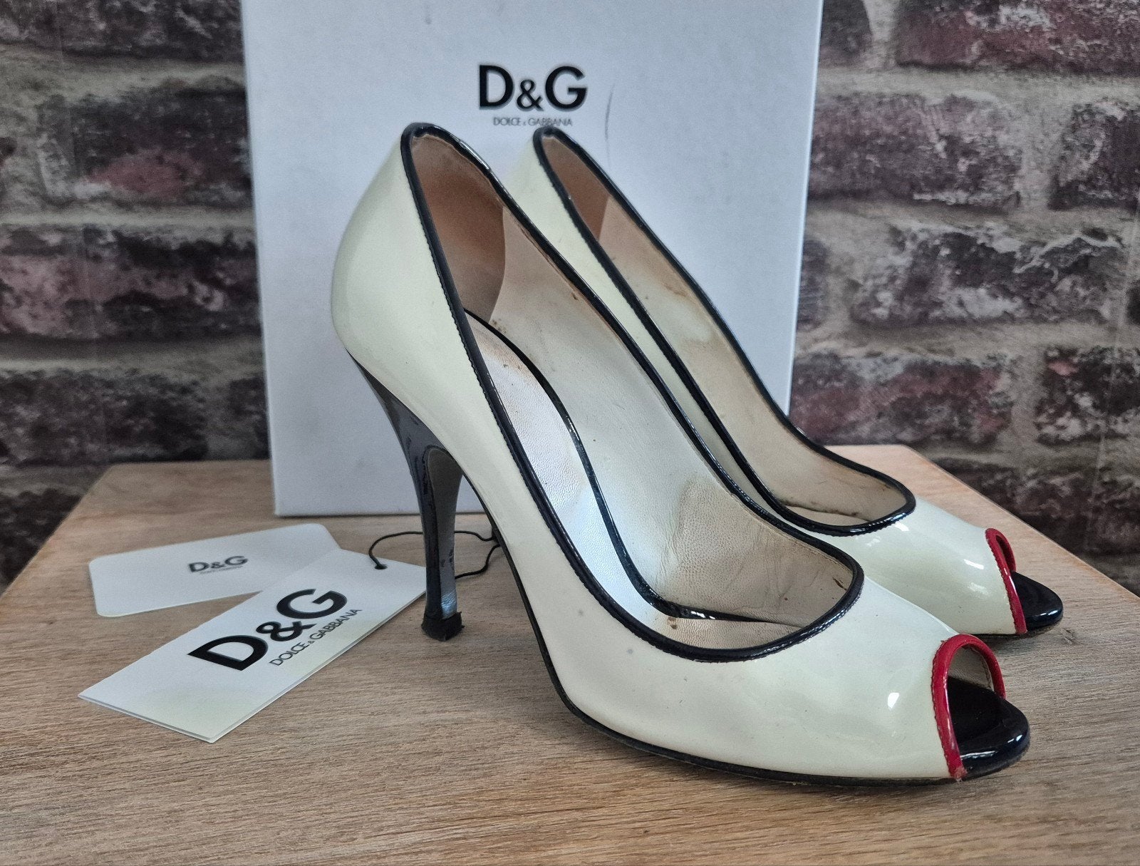 Dolce & Gabbana Patent leather peep toe pumps mt37, Dolce & Gabbana, Pumps, Wit, Ophalen of Verzenden
