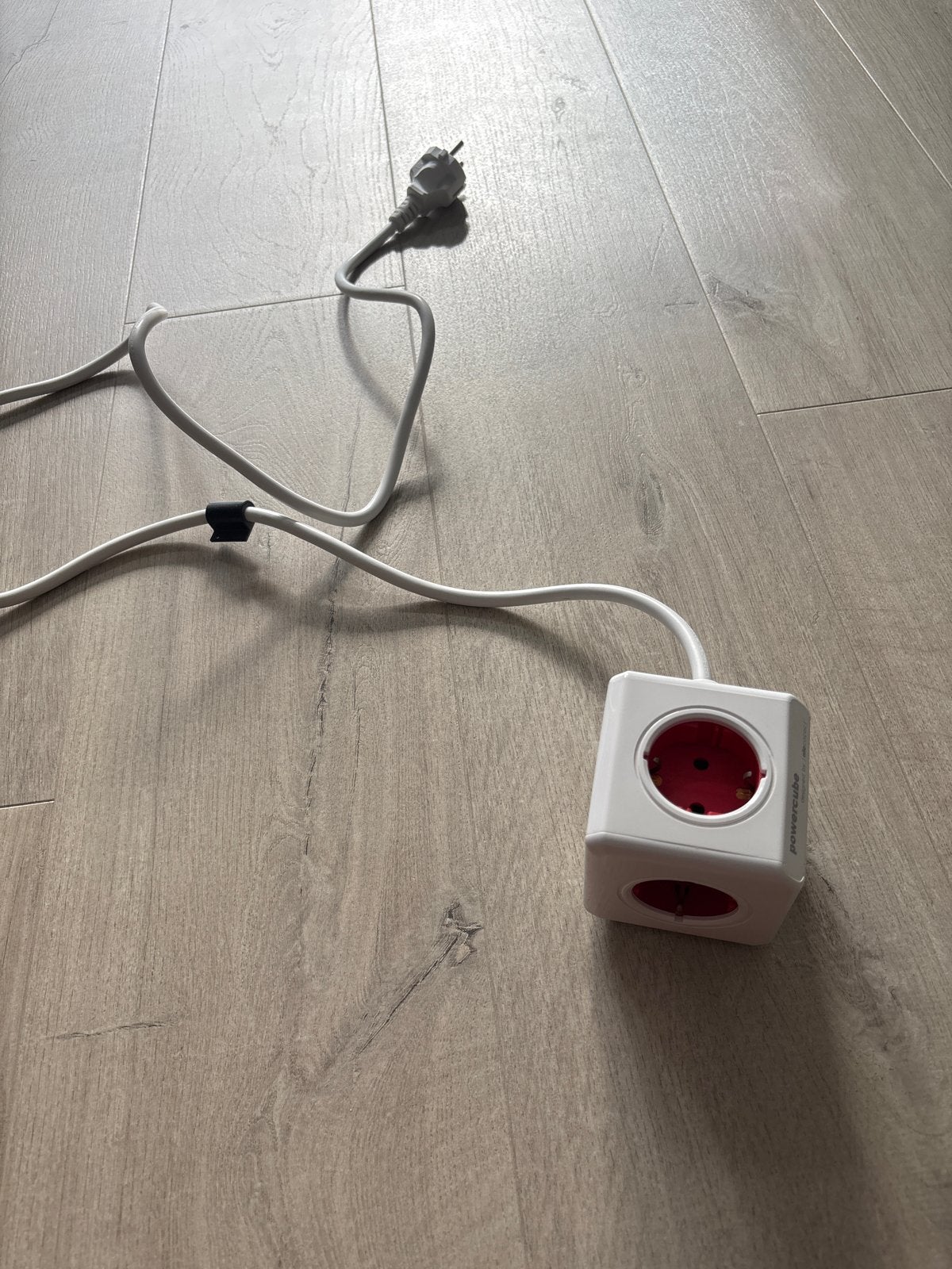 Powercube Stekkerdoos met 4 stopcontacten, Ophalen of Verzenden, Zo goed als nieuw, Overige merken, Stekkerdoos