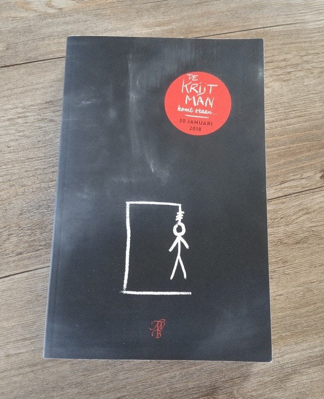 boek de krijtman komt eraan gesigneerd c.j. tudor + tekening, Boeken, Thrillers, Ophalen of Verzenden, Gelezen, C.j. tudor