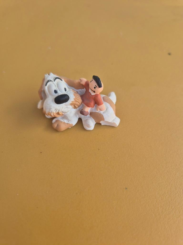 Vintage beeldje: Jongen op hond, Ophalen of Verzenden, Gebruikt