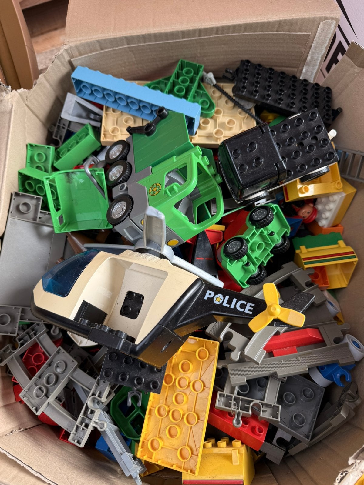 Grote verhuisdoos Duplo treinrails, voertuigen, bouwblokken, Ophalen of Verzenden, Gebruikt, Duplo