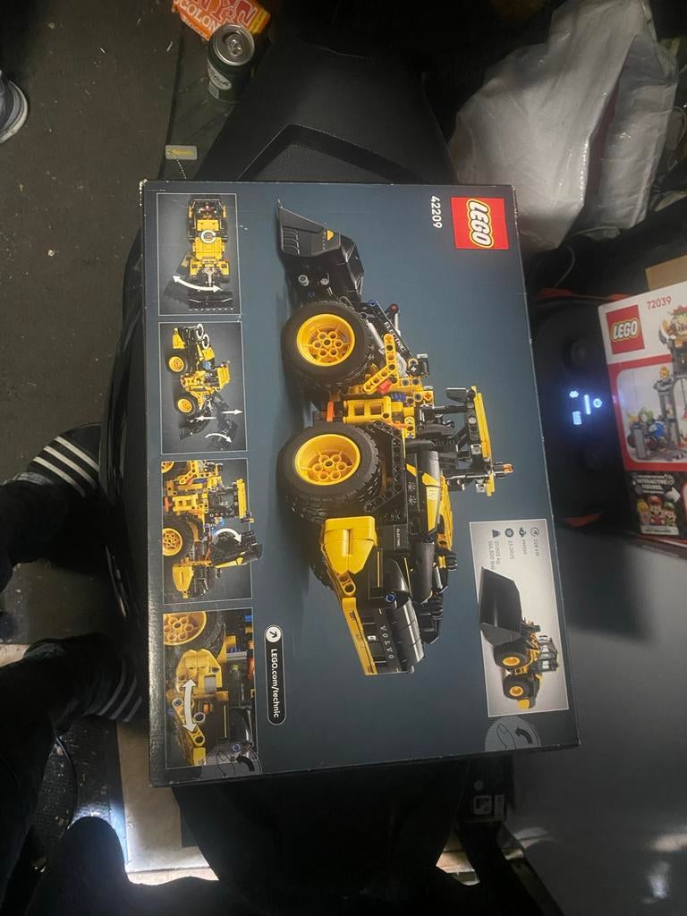LEGO Technic Volvo Graafmachine (42053), Ophalen of Verzenden, Zo goed als nieuw
