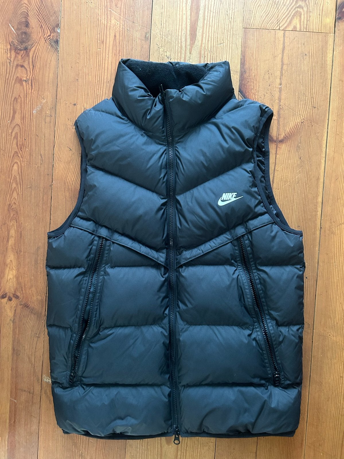 Nike Puffer Bodywarmer Zwart - Zo goed als nieuw, Kleding | Dames, Ophalen, Zo goed als nieuw, Maat 38/40 (M), Zwart