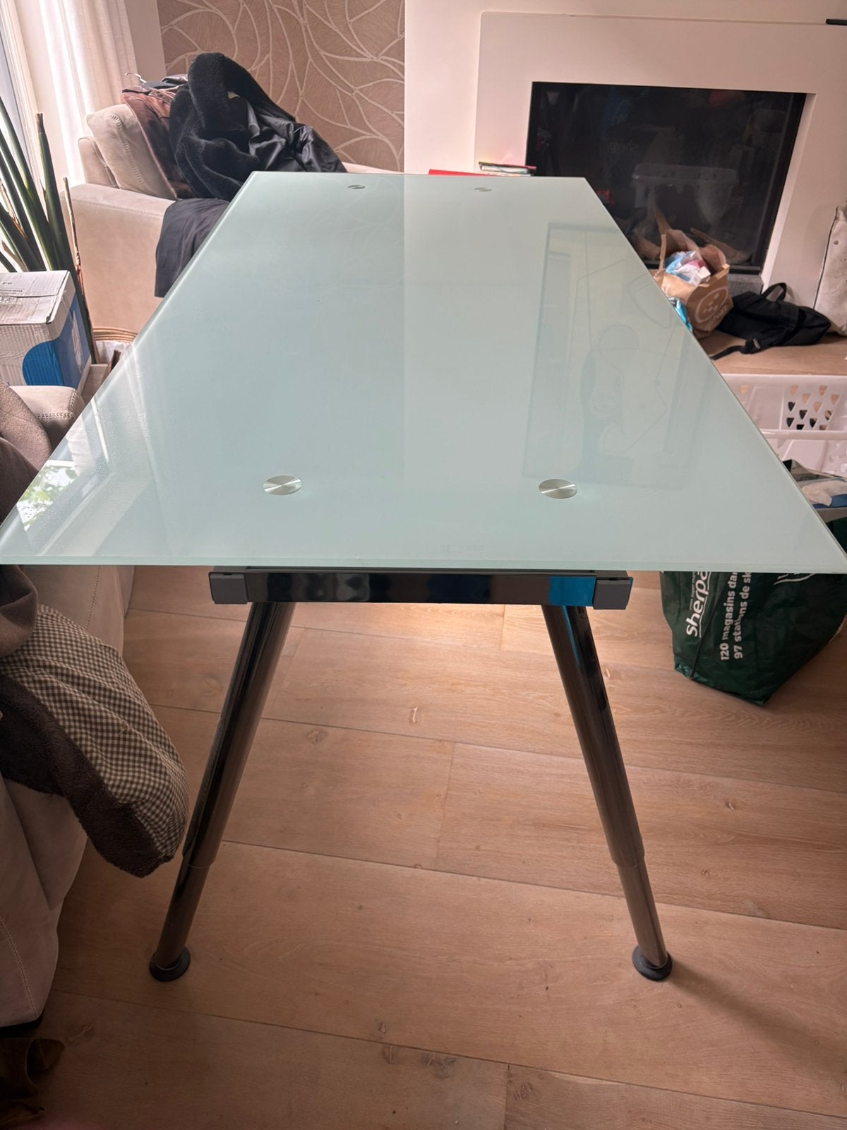 KEA TORSBY eettafel – wit glazen blad – 135x85 cm, Ophalen, 50 tot 100 cm, Zo goed als nieuw, Vijf personen of meer