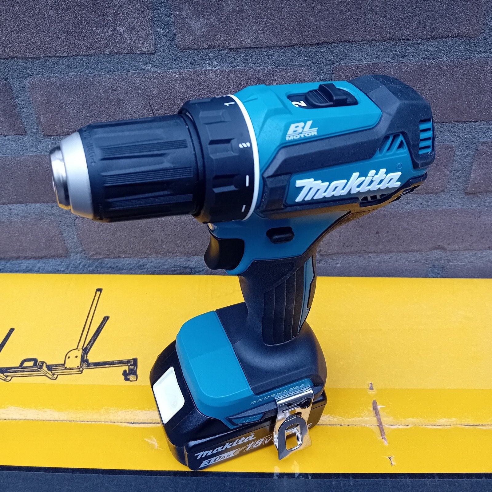 Makita DDF485 accu boor-schroefmachine 18V 3.0Ah NIEUW, Ophalen, Zo goed als nieuw, Boor- en Schroefmachine