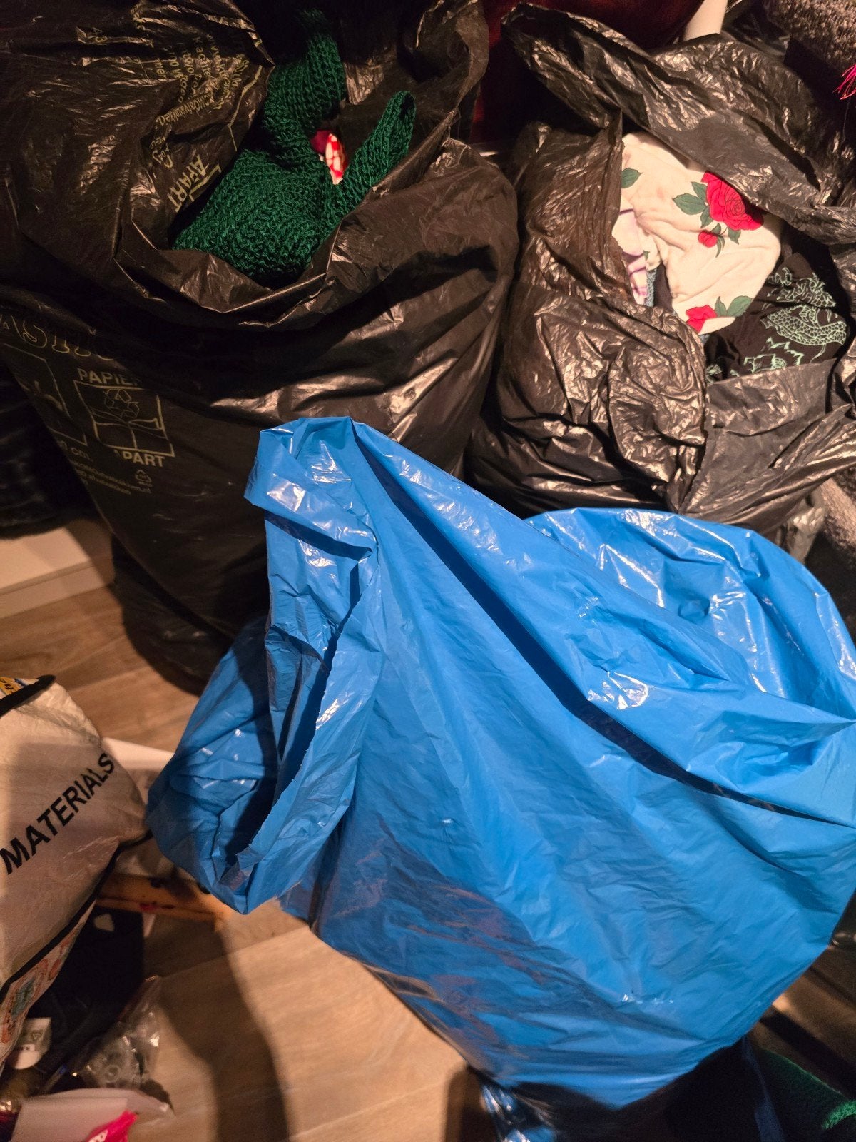 5 zakken dameskleding en textiel - Bieden vanaf €25, Ophalen, Zo goed als nieuw