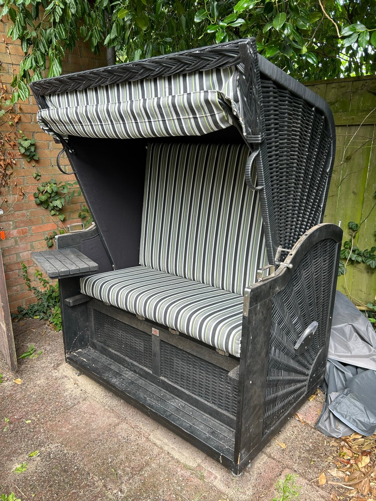 De Vries strandkorf/stoel met gestreepte kussens en hoes, Tuin en Terras, Ophalen, Gebruikt, Rotan