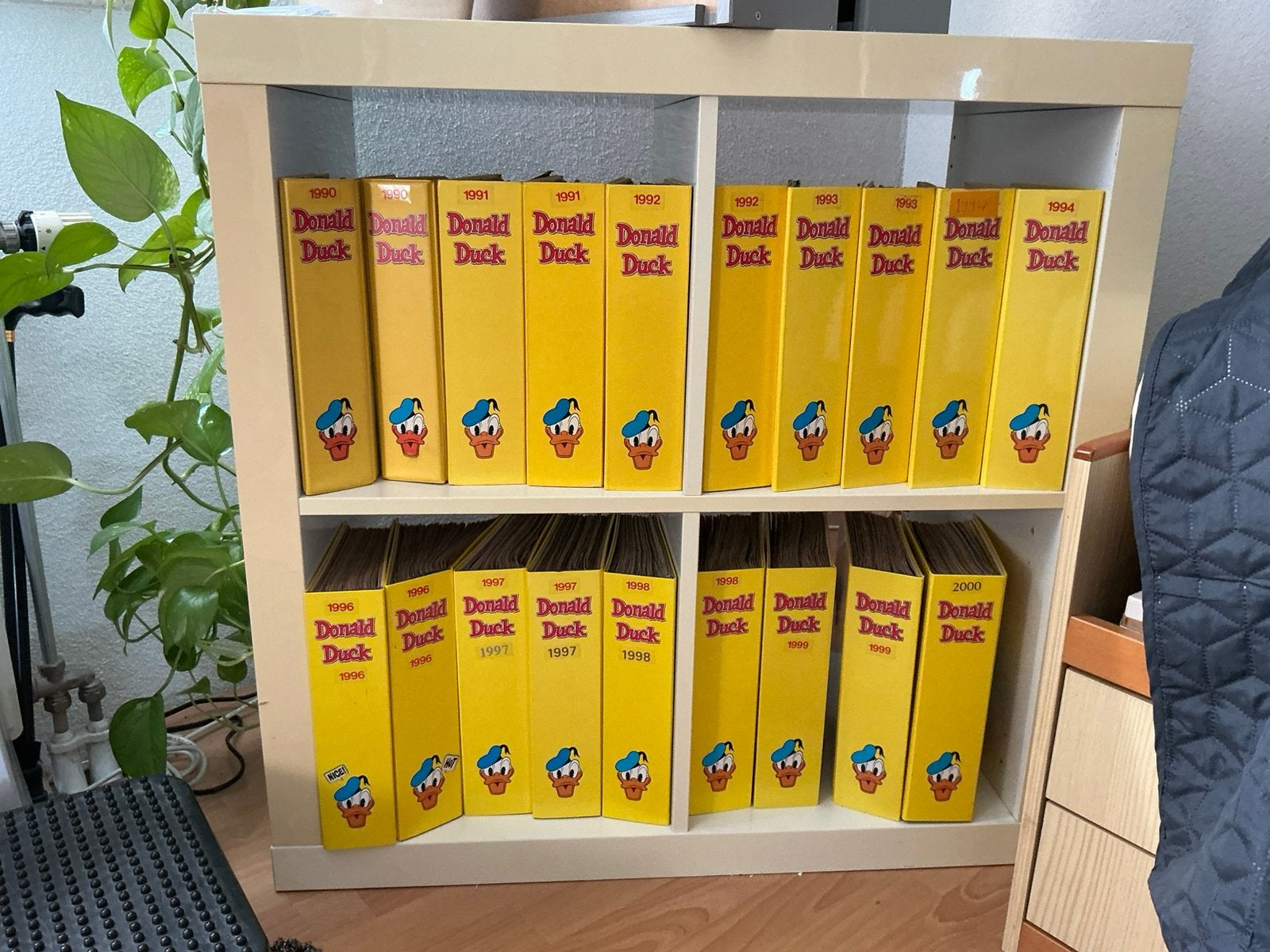 Kalax kastje van Ikea met mappen jaargangen Donald Duck, Ophalen of Verzenden
