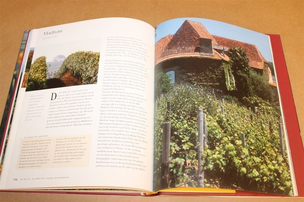 Franse Wijndorpen — Frankrijk Reisgids & Fotoboek, Europa, Ophalen of Verzenden, Zo goed als nieuw, Reisgids of -boek