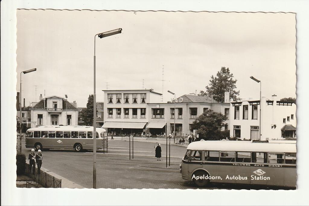 APELDOORN AUTOBUS STATION VAD WACHTKAMER CROSSLEY EN LEYLAND, Ophalen of Verzenden, 1940 tot 1960, Ongelopen, Gelderland