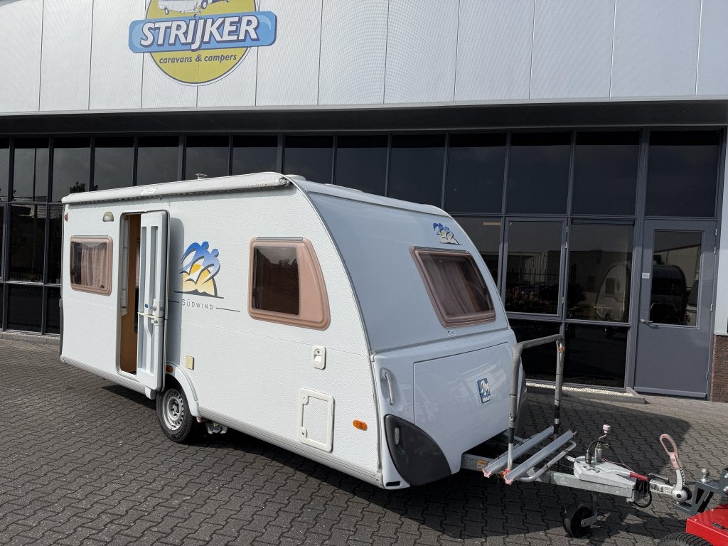 Knaus Sudwind 450 FU Fransbed + Rondzit + WC + Tent #netjes#, Caravans en Kamperen, Standaardzit, Schokbreker, Bedrijf, 4 tot 5 meter