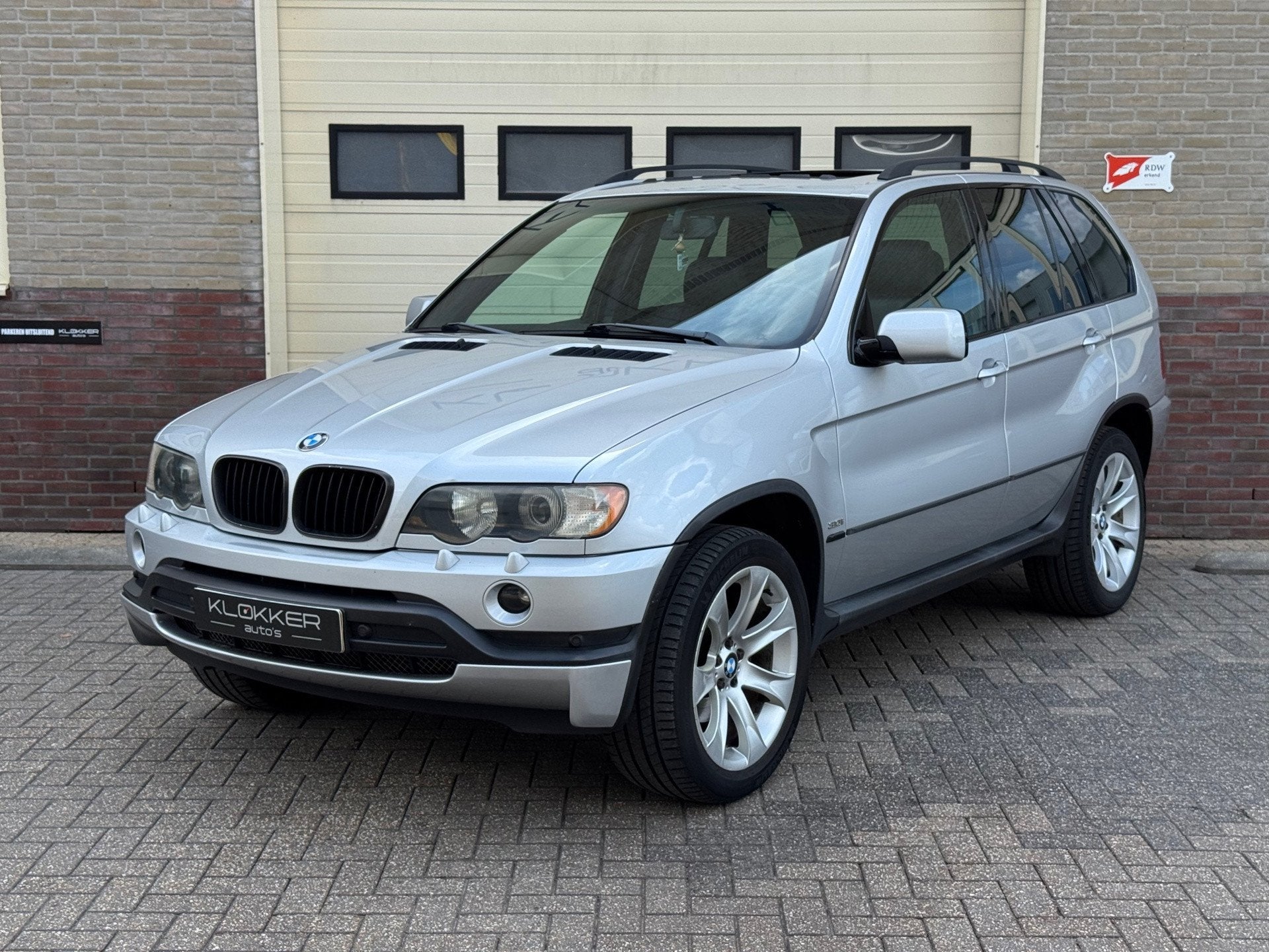 BMW X5 3.0i Executive 4.8IS bodykit|Schuifdak|Carplay|Memory, Automaat, Gebruikt, 138 €/maand, Bedrijf