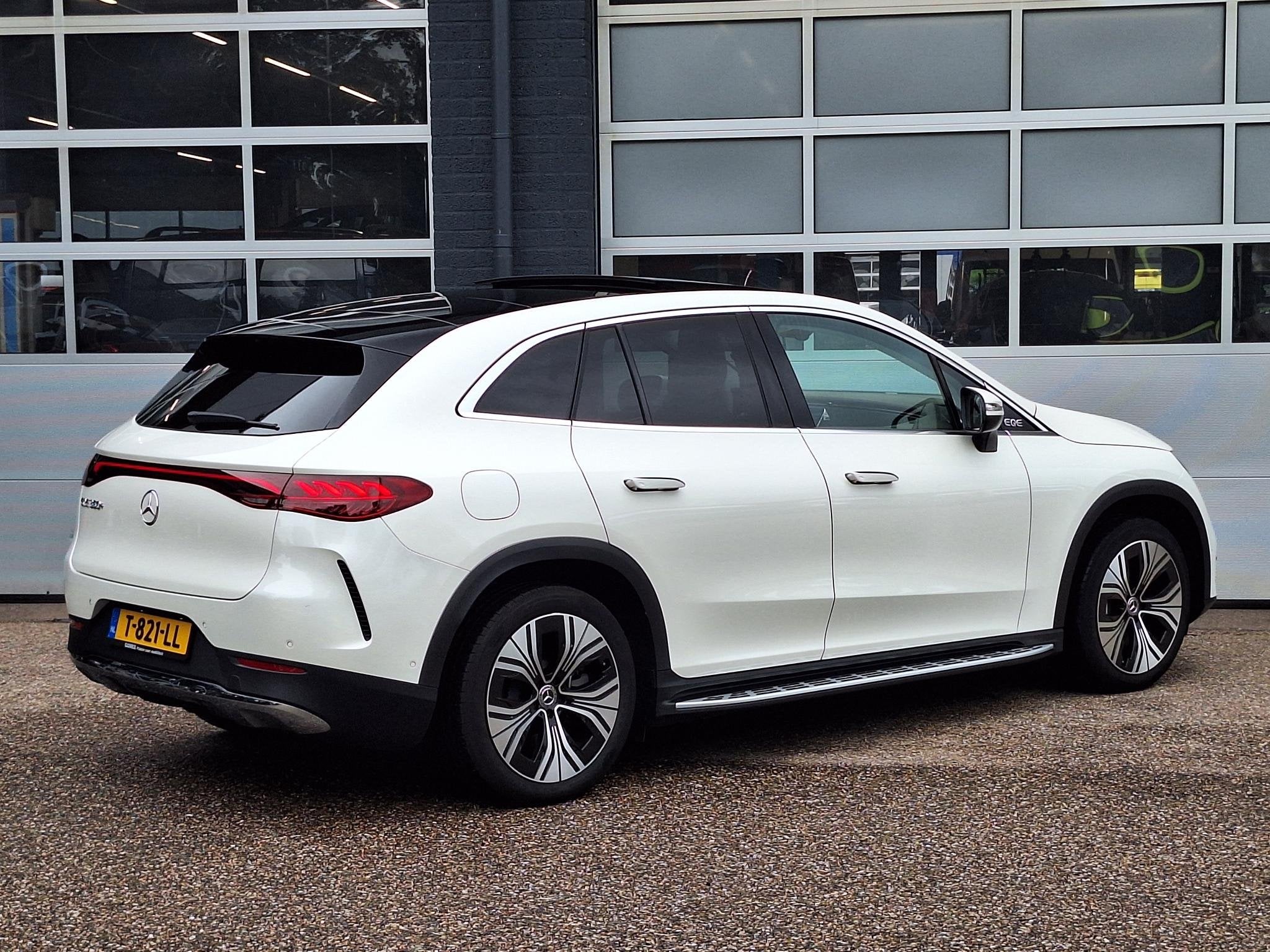 Mercedes-Benz EQE SUV 350+ Luxury Line 91 kWh | Panoramadak, Auto's, Achterwielaandrijving, Gebruikt, 750 kg, Wit