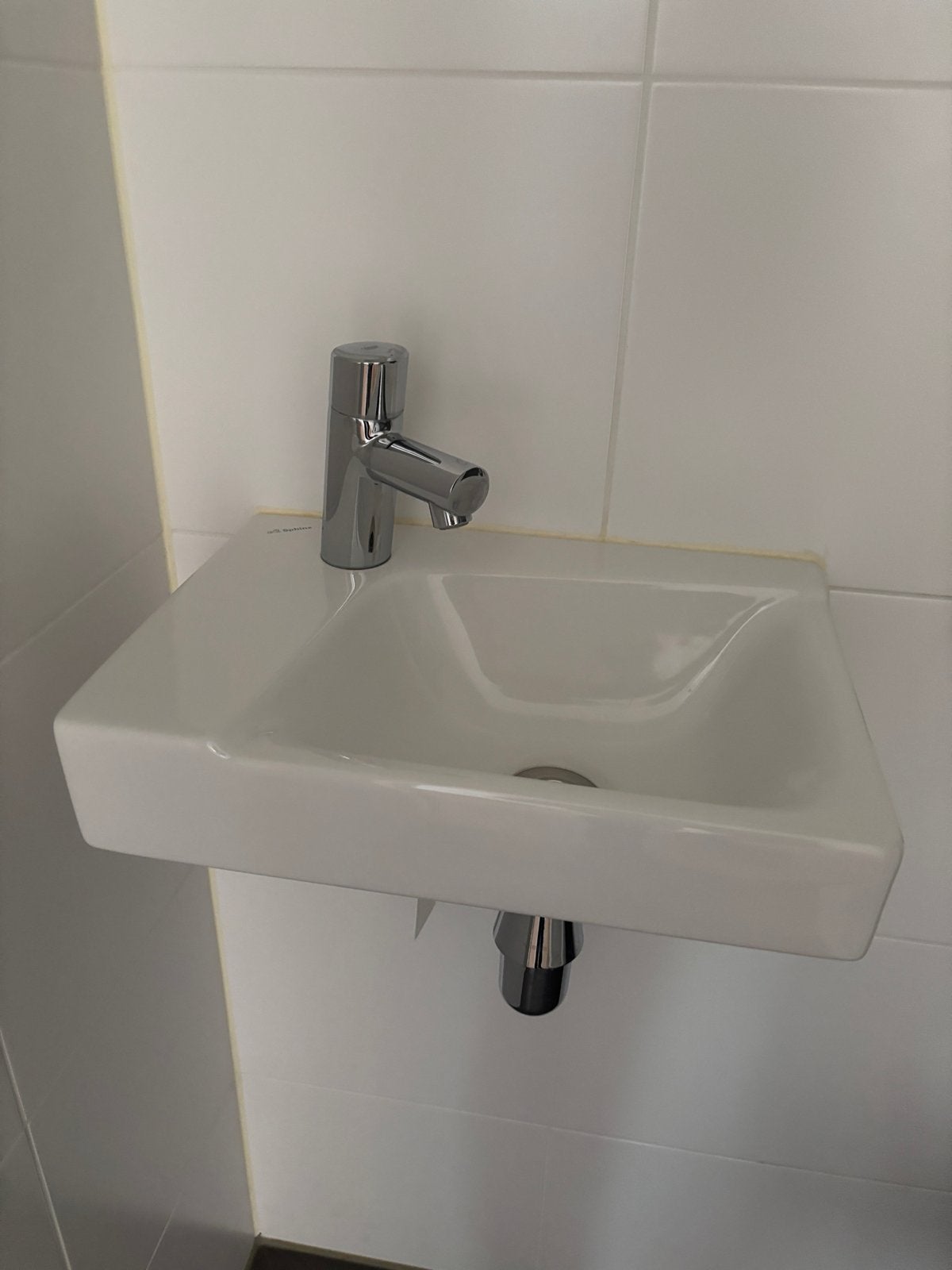 Rechthoekig Sphinx toilet wasbakje met kraan, Ophalen, Zo goed als nieuw, Wastafel