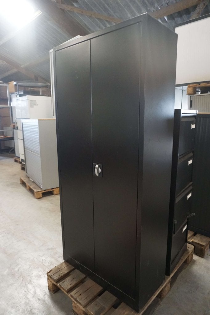 Metalen kast draaideurkast stalen kantoorkast klapdeurkast, Huis en Inrichting, Kasten | Roldeurkasten en Archiefkasten, Gebruikt