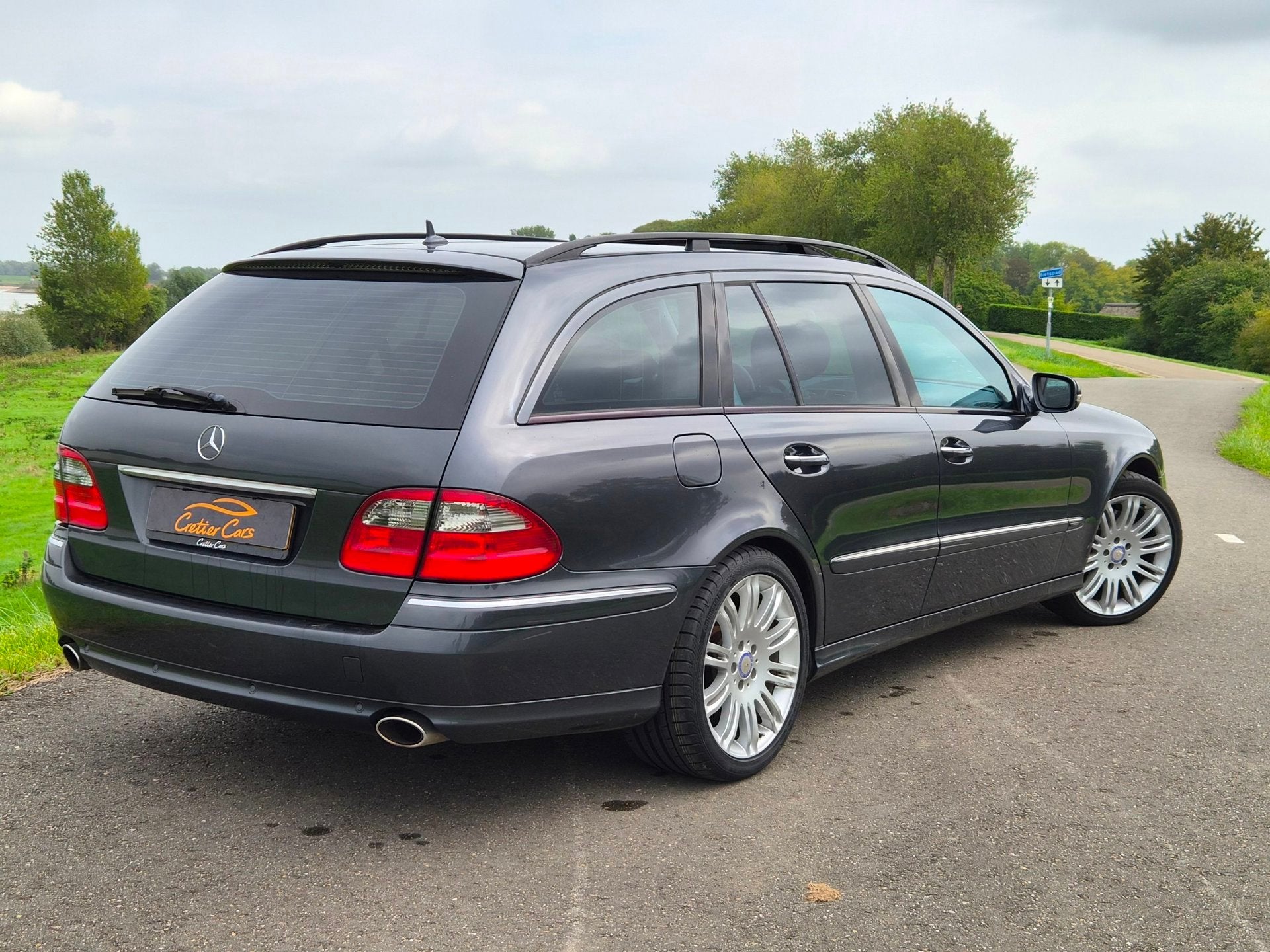 Mercedes-Benz E-klasse Estate 350 CGI Avantgarde | Sport Pak, Auto's, Automaat, Dealer onderhouden, Achterwielaandrijving, Gebruikt