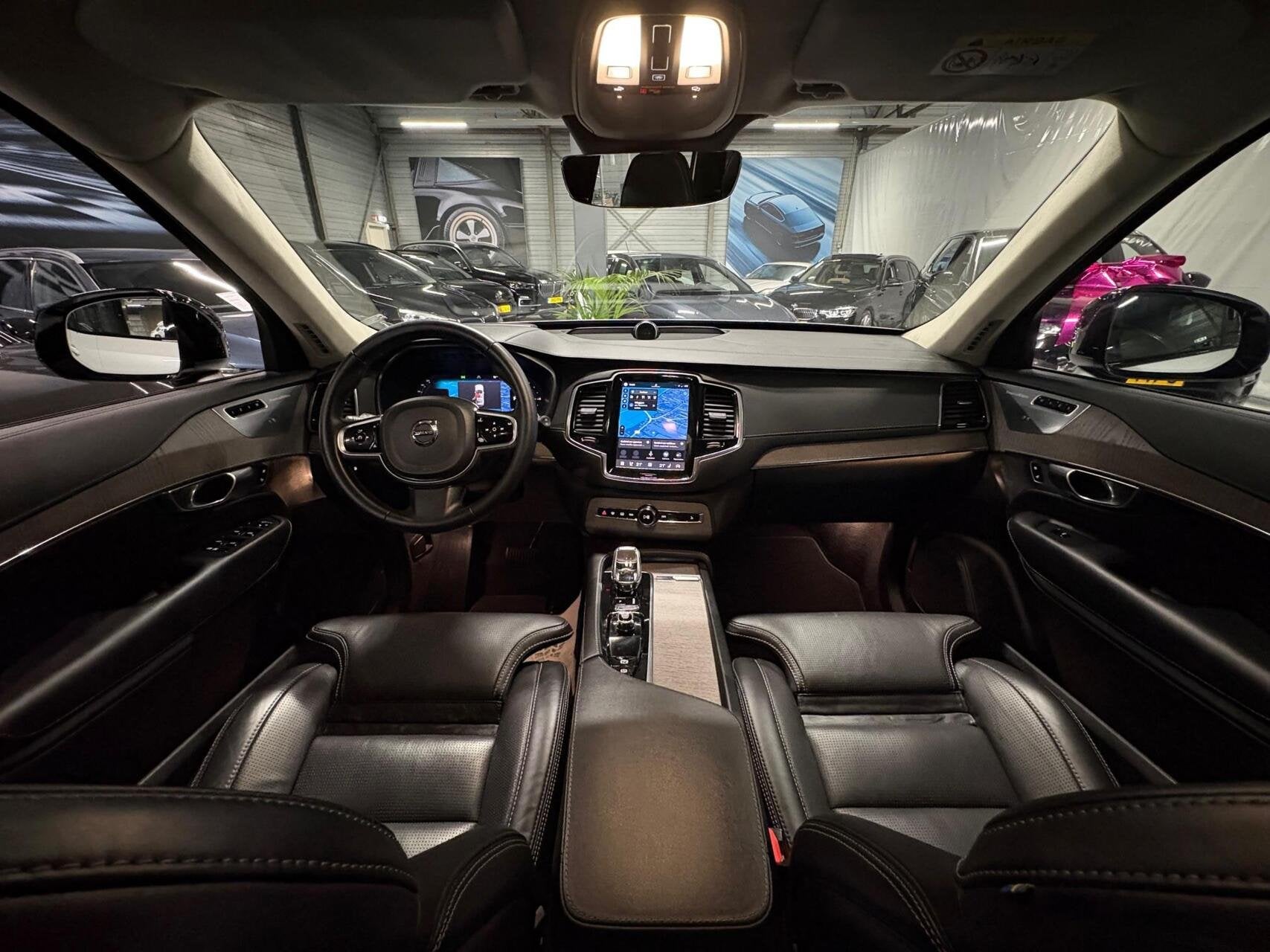 Volvo XC90 2.0 T8 Recharge AWD Ultimate Dark | Massage | Tre, Gebruikt, 4 cilinders, 1969 cc, 7 stoelen