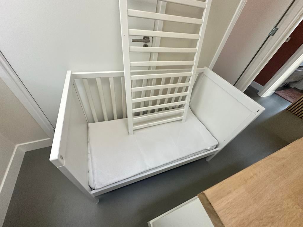IKEA SUNDVIK Ledikant met Airgosafe matras, Ophalen of Verzenden, Zo goed als nieuw, Ledikant