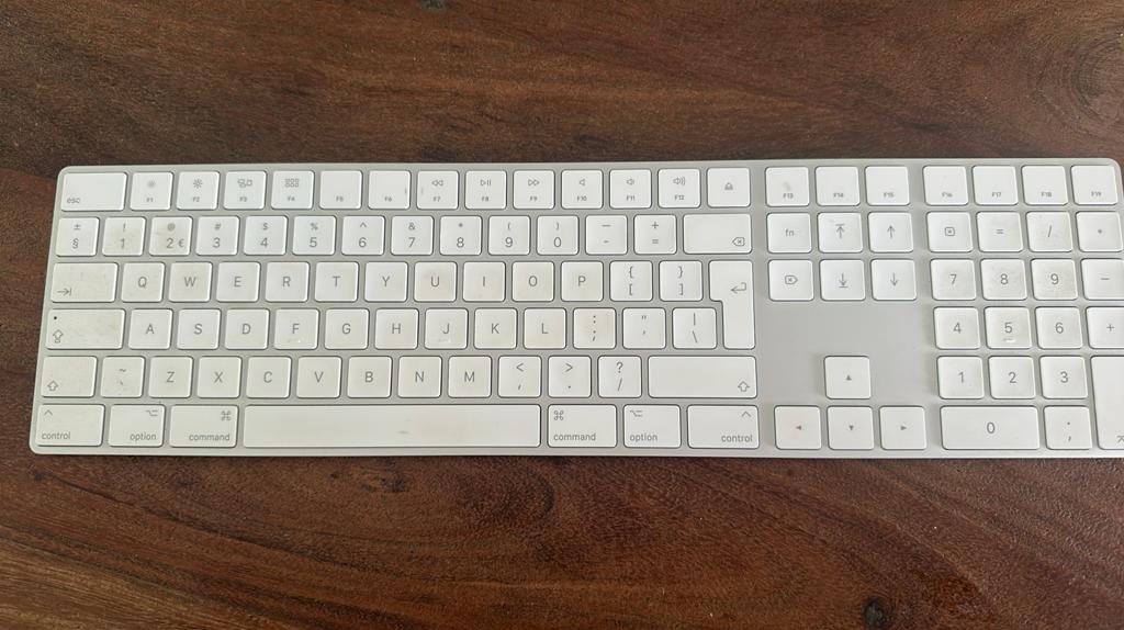 Apple Magic Keyboard met numeriek toetsenblok QWERTY, Ophalen of Verzenden, Qwerty, Zo goed als nieuw, Draadloos
