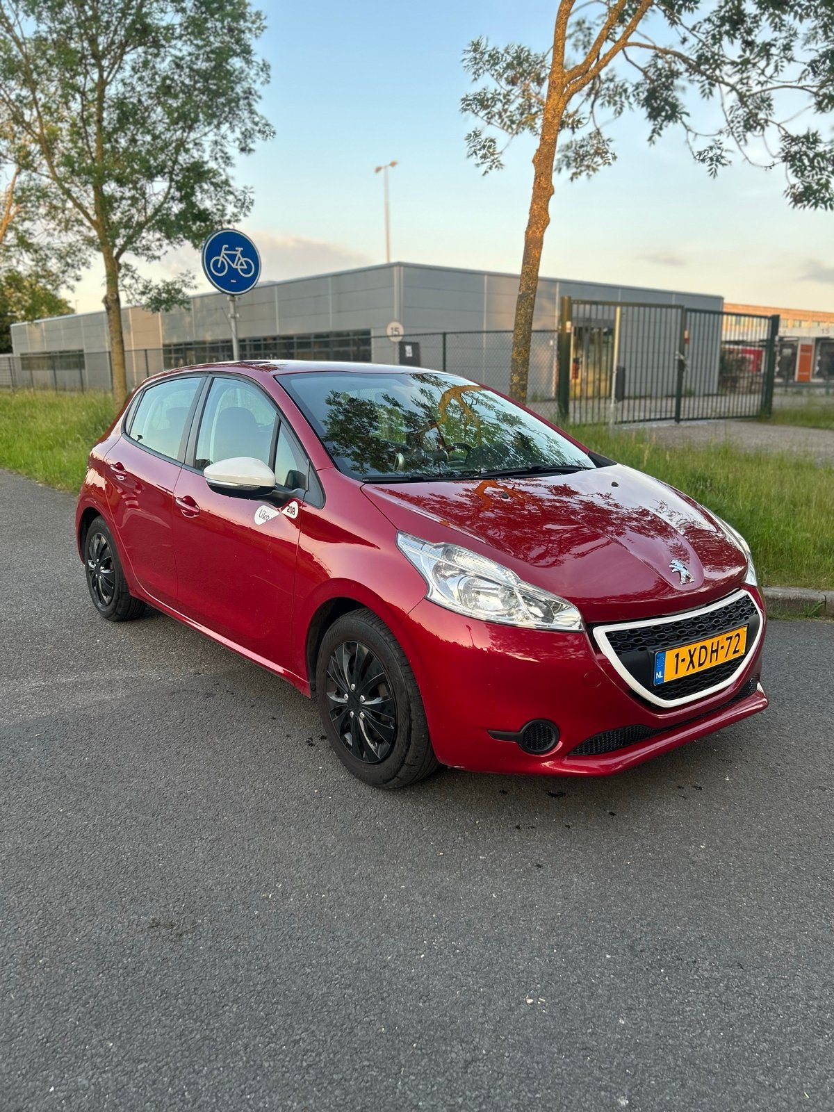 Peugeot 208 1.0 VTI 5-D 2014 AIRCO/NAP/CRUISECONTROL/CARPLAY, Auto's, Peugeot, Voorwielaandrijving, 68 pk, Origineel Nederlands