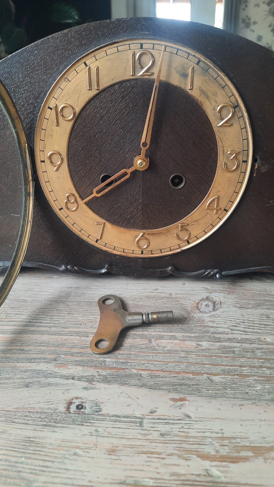 Mooie oude klok( beetje van slag), Ophalen