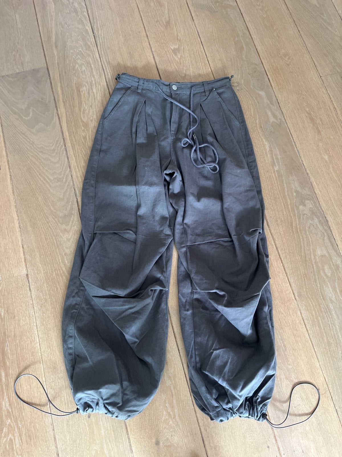 Stoere wijde grijze broek Dazy-less maat L, Kleding | Dames, Maat 38/40 (M), Ophalen of Verzenden, Zo goed als nieuw, Grijs
